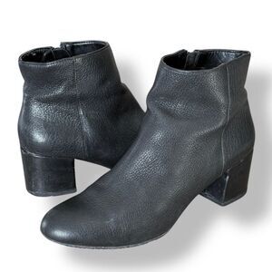 Banana Republic Leather Zip Ankle Boots Classic Black Women's size 7.5
